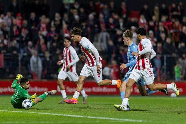 UEFA Youth League 1 FC Köln Racing FC Union Luxembourg 05 11 2025 Alessandro Puzzo 1 FC Köln U19, 11 scores the goal to take a 2 1 lead UEFA Youth League, second leg of the Champions Route Round 2, 1 FC Köln Racing FC Union Luxembourg, on 05 11 2025, Franz Kremer Stadium, Cologne Copyright: xBEAUTIFULxSPORTS Meuselx