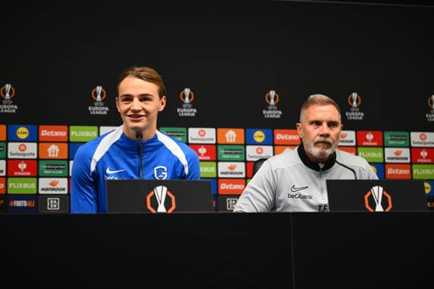 SC Braga v KRC Genk - UEFA Europa League Media Activities 05 11 2025 BRAGA, PORTUGAL - NOVEMBER 05 : Fink Thorsten head coach of KRC Genk and Smets Matte defender of KRC Genk talking to the press during a press conference, PK, Pressekonferenz ahead of the UEFA Europa League 2025 26 League Phase MD4 match between SC Braga and KRC Genk on November 5, 2025 in Braga, Portugal, 05 11 2025 Braga Portugal  Copyright: xVincentxKalutx