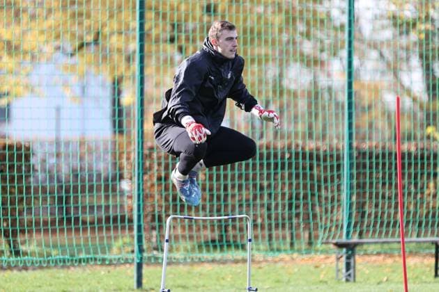 05 November 2025, Soccer, Training FC Schweinfurt 05, Third League, 3 League, Mens goalkeeper Toni Stahl FC Schweinfurt 05, 01 at training, single photo Schweinfurt training ground Sachs Stadium Bavaria Lower Franconia Germany