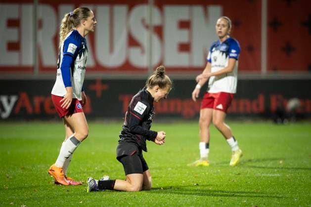 Womens soccer Bundesliga Bayer 04 Leverkusen Hamburger SV, 05 11 2025 Goal celebration at Kristin Kögel Bayer 04 Leverkusen, 11 after the 1 0 Bayer 04 Leverkusen Hamburger SV on matchday 9 of the Google Pixel Womens Bundesliga on 05 11 2025 at Ulrich Haberland Stadium in Leverkusen North Rhine-Westphalia DFL REGULATIONS PROHIBIT ANY USE OF PHOTOGRAPHS AS IMAGE SEQUENCES AND OR QUASI VIDEO Copyright: xBEAUTIFULxSPORTS AxelxKohringx