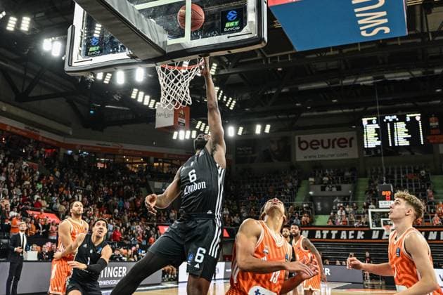 6 Matchday BKT Euro Cup Ratiopharm Ulm against London Lions, Ratiopharm Arena Ulm 07 11 2025 Morayo Soluade London Lions, 6 makes the basket Ulm 07 11 2025 6 Matchday BKT EuroCup, Ratiopharm Ulm against London Lions, Ratiopharm Arena Ulm Copyright: xBEAUTIFULxSPORTS Märklx