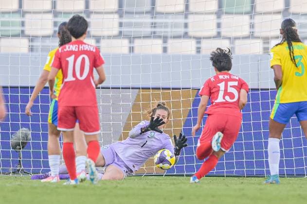 CALCIO - FIFA Mondiali - U17, U 17 Women - Semifinal - Brazil vs North Korea 1 Ana Morganti (Goalkeeper) of Brazil U-17 is in action during the FIFA U-17 Women s World Cup Morocco 2025 Semifinal match between Brazil and Korea DPR in Rabat, Morocco, on November 5, 2025, at the Olympic Stadium Morocco Morocco  Copyright: xIPAxSport ABACAx