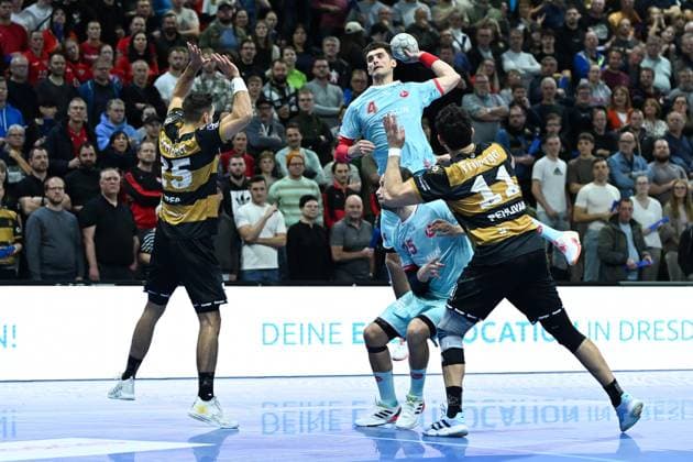 Nikolaj Enderleit MT Melsungen , 4 HC Elbflorenz 2006 vs MT Melsungen, DHB Cup Men, Season 2025 2026, 05 11 2025 HC Elbflorenz 2006 vs MT Melsungen, DHB Cup Men, Season 2025 2026, 05 11 2025 Dresden Copyright: xEibner-Pressefoto xHoepnerx EP_PHR