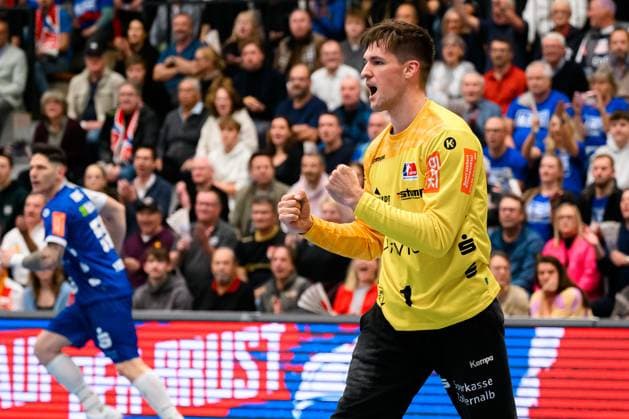 Balingen DHB Cup Round of 16 HBW Balingen THW Kiel Goalkeeper Mateusz Kornecki HBW Balingen Jubel Freude Emotion Balingen Baden Württemberg Germany