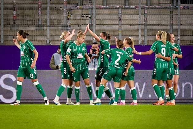 Germany Women Soccer Google Pixel Women Bundesliga 2025 26, 9 Matchday SGS Essen vs SV Werder Bremen Stadion an der Hafenstraße Goal and goal celebration to 0 1 by Maja Sternad SV Werder Bremen, 11 Joy, emotions, jubilation Essen North Rhine-Westphalia Germany Copyright: xJOERANxSTEINSIEKx