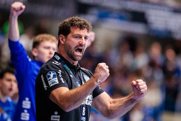Florian Kehrmann TBV Lemgo Lippe, Coach cheers GER, TBV Lemgo Lippe vs VfL Gummersbach, Handball, DHB Pokal, Matchday 3, Season 2025 2026, 05 11 2025 GER, TBV Lemgo Lippe vs VfL Gummersbach, Handball, DHB Pokal, Matchday 3, Season 2025 2026, 05 11 2025 Lemgo Copyright: xEibner-Pressefoto JanxRollingerx EP_JSK