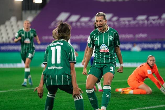 Medina Deöi? (SV Werder Bremen, 9) celebrating after scoring during the Google Pixel Bundesliga game between SGS Essen and SV Werder Bremen game at Stadion an der Hafenstraße in Essen, Germany Copyright: xLeoniexKiehlx xSPPx Sportspressphoto_SPR57154