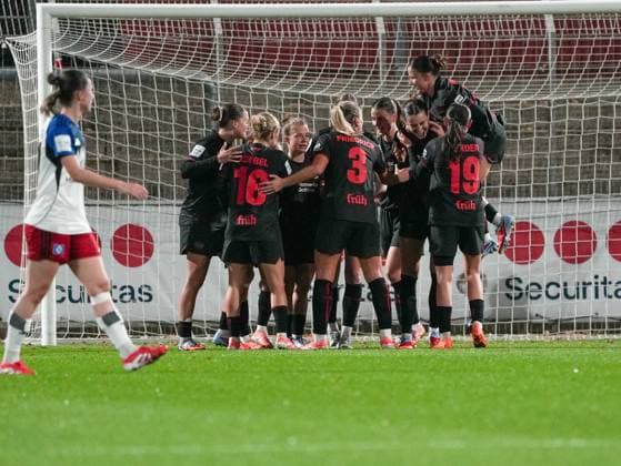 Joy at Bayer Leverkusen after Kristin Koegel Bayer 04 Leverkusen, 11 makes it 1 to 0 Bayer 04 Leverkusen vs Hamburger SV, Football, Womens Bundesliga, Google Pixel Womens Bundesliga, 09 Matchday, Season 2025 2026, 05 11 2025 DFB REGULATES PROHIBIT ANY USE OF PHOTOGRAPHS AS IMAGE SEQUENCES AND OR QUASI VIDEO, Bayer 04 Leverkusen vs Hamburger SV, Football, Womens Bundesliga, Google Pixel Womens Bundesliga, 09 Matchday, Season 2025 2026, 05 11 2025 Leverkusen Copyright: xEibner-Pressefoto DamianxKruczynx EP_DKI