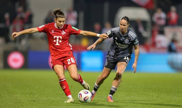DEU, Frankfurt, Eintracht Frankfurt vs FC Köln, Google Pixel Frauen Bundesliga, DFB, Saison 2526, Stadion am Bretanobad, 9 Spieltag im Bild f l n r Martyna Wiankowska FC Köln 26 , GÃ raldine Reuteler Eintracht Frankfurt 14 DFB DFL REGULATIONS PROHIBIT ANY USE OF PHOTOGRAPHS AS IMAGE SEQUENCES AND OR QUASI VIDEO, 05 11 2025 Copyright: HMBxMedia HendrikxHamelau