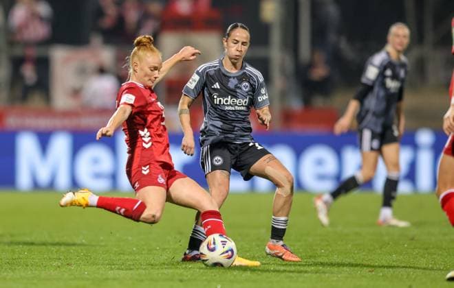 DEU, Frankfurt, Eintracht Frankfurt vs FC Köln, Google Pixel Frauen Bundesliga, DFB, Saison 2526, Stadion am Bretanobad, 9 Spieltag im Bild f l n r Laura Vogt FC Köln 8 , GÃ raldine Reuteler Eintracht Frankfurt 14 DFB DFL REGULATIONS PROHIBIT ANY USE OF PHOTOGRAPHS AS IMAGE SEQUENCES AND OR QUASI VIDEO, 05 11 2025 Copyright: HMBxMedia HendrikxHamelau