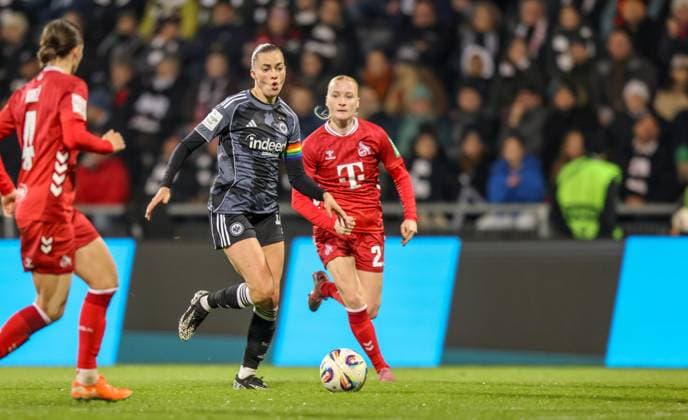 DEU, Frankfurt, Eintracht Frankfurt vs FC Köln, Google Pixel Frauen Bundesliga, DFB, Saison 2526, Stadion am Bretanobad, 9 Spieltag im Bild Laura Freigang Eintracht Frankfurt 10 DFB DFL REGULATIONS PROHIBIT ANY USE OF PHOTOGRAPHS AS IMAGE SEQUENCES AND OR QUASI VIDEO, 05 11 2025 Copyright: HMBxMedia HendrikxHamelau