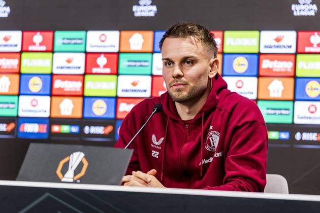 STUTTGART , 05-11-2025 , MHP Arena , season 2025 2026 , Europa League , football , pressconference , picture shows Feyenoord keeper Timon Wellenreuther press conference, PK, Pressekonferenz Feyenoord Stuttgart  x31875712x Copyright: