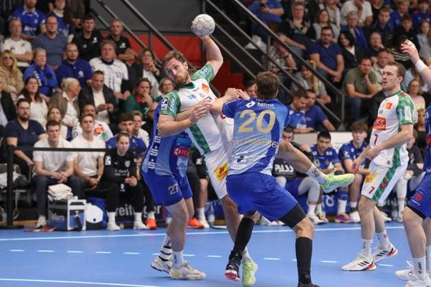 05 11 2025, xgox, Handball DHB Pokal 1 8 Final TV Grosswallstadt SC Magdeburg emspor, v l Albin Lagergren Magdeburg, 21 throws goal, Torschuetze, erzielt Tor, Treffer, scores the goal Elsenfeld