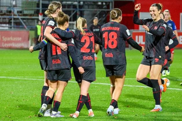 05 11 2025, xsscx, Women Football, Bayer 04 Leverkusen Hamburger SV, 1 Fußball Bundesliga, 9 Spieltag, Ulrich Haberland Stadion, Saison 2025 2026 Torjubel nach dem Tor zum 1 0 durch Torschützin Kristin Koegel Bayer 04 Leverkusen 11 DFB regulations prohibit any use of photographs as image sequences and or quasi video Nordrhein Westfalen Germany Nordrhein Westfalen Germany