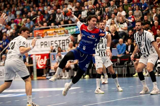 Mex Raguse HBW Balingen Weilstetten, 06 at the circle, HBW Balingen Weilstetten vs THW Kiel, Handball, DHB Cup, Round of 16, Season 2025 2026, 05 11 2025 Eibner Pressefoto Andreas Ulmer HBW Balingen Weilstetten vs THW Kiel, Handball, DHB Cup, Round of 16, Season 2025 2026, 05 11 2025 Balingen Copyright: xEibner-Pressefoto AndreasxUlmerx EP_AUR