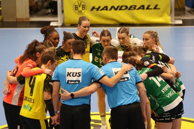 Pre-match line-up GER, Borussia Dortmund v VfL Oldenburg, Handball, DHB Pokal Women, Round of 16, 2025 2026 season, 05 11 2025 GER, Borussia Dortmund v VfL Oldenburg, Handball, DHB Pokal Women, Round of 16, 2025 2026 season, 05 11 2025 Dortmund Copyright: xEibner-Pressefoto FrankxZeisingx EP_FZG