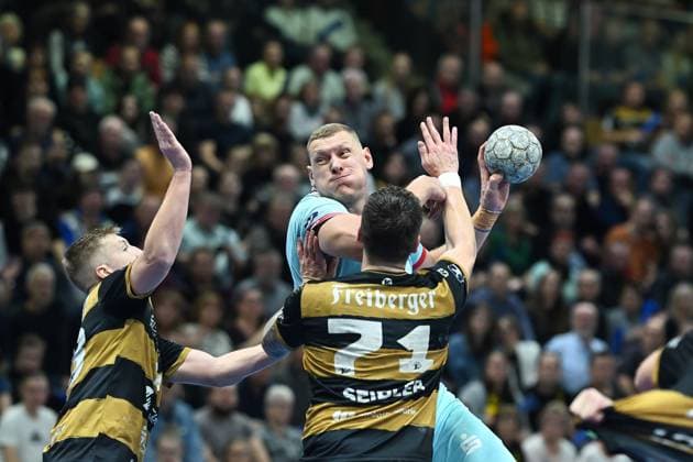 Ivar Stavast HC Elbflorenz 2006, 23 Dainis Kristopans MT Melsungen , 10 Oliver Seidler HC Elbflorenz 2006, 71 HC Elbflorenz 2006 vs MT Melsungen, DHB Cup Men, Season 2025 2026, 05 11 2025 HC Elbflorenz 2006 vs MT Melsungen, DHB Cup Men, Season 2025 2026, 05 11 2025 Dresden Copyright: xEibner-Pressefoto xHoepnerx EP_PHR