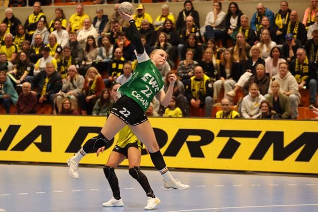 Lotta Roepcke VfL Oldenburg GER, Borussia Dortmund vs. VfL Oldenburg, Handball, DHB Cup Women, Round of 16, 2025 2026 season, 05 11 2025 GER, Borussia Dortmund vs. VfL Oldenburg, Handball, DHB Cup Women, Round of 16, 2025 2026 season, 05 11 2025 Dortmund Copyright: xEibner-Pressefoto FrankxZeisingx EP_FZG