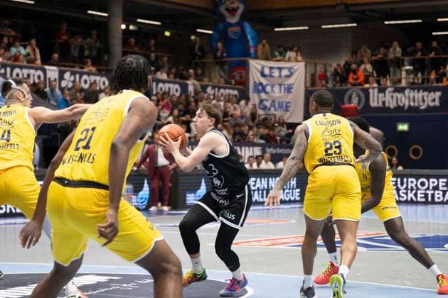 ENBL 2025 2026 Syntainics MBC vs Valmiera Glass Via Weissenfels, Germany 05 November 2025 Pictured from left Gunn RJ Weissenfels , Dominykas Stenionis Valmiera and Callison Charles Weissenfels Weissenfels Stadthalle Sachsen Anhalt Germany