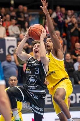 ENBL 2025 2026 Syntainics MBC vs Valmiera Glass Via Weissenfels, Germany 05 November 2025 Pictured from left Dominykas Stenionis Valmiera and Foster Marcus Weissenfels Weissenfels Stadthalle Sachsen Anhalt Germany