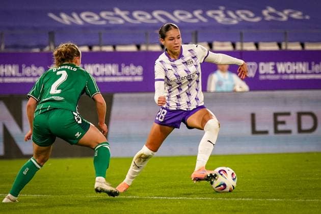 Germany Women Soccer Google Pixel Women Bundesliga 2025 26, 9 Matchday SGS Essen vs SV Werder Bremen Stadion an der Hafenstraße Kassandra Potsi SGS Essen, 28 Essen North Rhine-Westphalia Germany Copyright: xJOERANxSTEINSIEKx