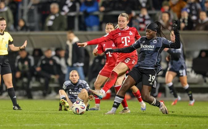DEU, Frankfurt, Eintracht Frankfurt vs FC Köln, Google Pixel Frauen Bundesliga, DFB, Saison 2526, Stadion am Bretanobad, 9 Spieltag im Bild f l n r Sandra Jessen FC Köln 6 , Nicole Anyomi Eintracht Frankfurt 19 , Zweikampf DFB DFL REGULATIONS PROHIBIT ANY USE OF PHOTOGRAPHS AS IMAGE SEQUENCES AND OR QUASI VIDEO, 05 11 2025 Copyright: HMBxMedia HendrikxHamelau