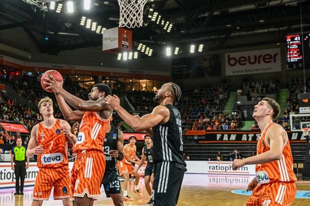 6 Matchday BKT Euro Cup Ratiopharm Ulm v London Lions, Ratiopharm Arena Ulm 07 11 2025 Malik Osborne Ratiopharm Ulm, 10 under the basket Ulm 07 11 2025 6 Matchday BKT Euro Cup, Ratiopharm Ulm v London Lions, Ratiopharm Arena Ulm Copyright: xBEAUTIFULxSPORTS Märklx