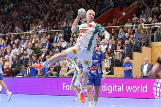 05 11 2025, xtgx, Handball, DHB Pokal 3 Runde, TV Großwallstadt SC Magdeburg v l Magnus Saugstrup Magdeburg, 23 wirft Tor, Torschuetze, erzielt Tor, Treffer, scores the goal Elsenfeld