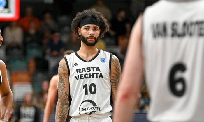 Tevin Brown RASTA Vechta, 10 RASTA Vechta vs CS Valcea 1924, FIBA Europe Cup, Matchday 4, Season 2025 2026, 05 11 2025, RASTA Vechta vs CS Valcea 1924, FIBA Europe Cup, Matchday 4, Season 2025 2026, 05 11 2025 Vechta Copyright: xEibner-Pressefoto RobertxGertzenx EP_RGN