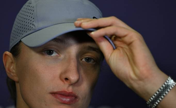 WTA, Tennis Damen Finals 2025 - Day Five RIYADH, SAUDI ARABIA NOVEMBER 5, 2025: Iga Swiatek of Poland speaks to the media after she loses her last group-stage match against Amanda Anisimova of the United States, on Day 5 of the 2025 WTA Finals, part of the Hologic WTA Tour, at King Saud University Indoor Arena in Riyadh, Saudi Arabia, on November 5, 2025. Riyadh Saudi Arabia  Copyright: xSTRx originalFilename:str-wtafinal251105_npbFY.jpg