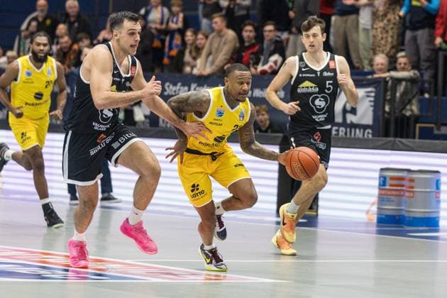 GER, European North Basketball League, ENBL, 2025 2026, Syntainics MBC Valmiera Glass VIA 05 11 2025, Stadthalle, Weißenfels, GER, European North Basketball League, ENBL, 2025 2026, Syntainics MBC Valmiera Glass VIA Charles Callison Syntainics MBC, 23 Â Photo Alexander Trienitz Weißenfels Stadthalle Sachsen Anhalt Germany