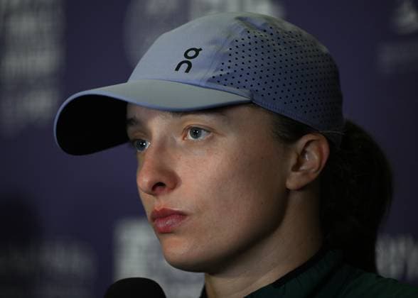 WTA, Tennis Damen Finals 2025 - Day Five RIYADH, SAUDI ARABIA NOVEMBER 5, 2025: Iga Swiatek of Poland speaks to the media after she loses her last group-stage match against Amanda Anisimova of the United States, on Day 5 of the 2025 WTA Finals, part of the Hologic WTA Tour, at King Saud University Indoor Arena in Riyadh, Saudi Arabia, on November 5, 2025. Riyadh Saudi Arabia  Copyright: xSTRx originalFilename:str-wtafinal251105_npZXi.jpg