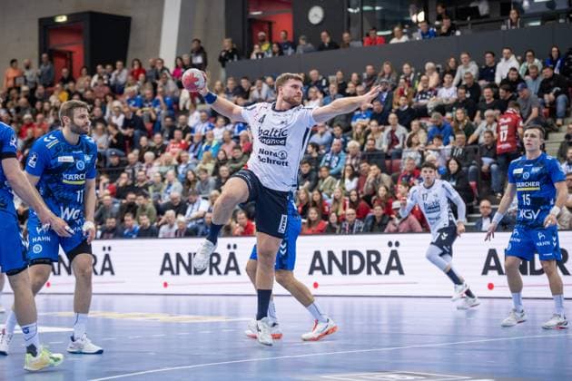 Johannes Golla SG Flensburg Handewitt, 04 Stuttgart players lose out GER, TVB Stuttgart SG Flensburg Handewitt, DAIKIN HBL, Handball, Bundesliga, DHB Cup round of 16, 2025 2026 season, 05 11 2025 GER, TVB Stuttgart SG Flensburg Handewitt, DAIKIN HBL, Handball, Bundesliga, DHB Cup round of 16, 2025 2026 season, 05 11 2025 Stuttgart Copyright: xSandyxDinkelackerx EP_SDR