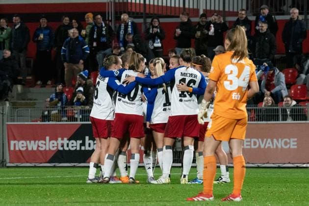 Players of Hamburger SV celebrate the goal during the Google Pixel Frauen-Bundesliga between Bayer 04 Leverkusen and Hamburger SV at Ulrich-Haberland-Stadion in Leverkusen, Germany. Copyright: xQianruxZhang SPPx Sportspressphoto_SPR57178