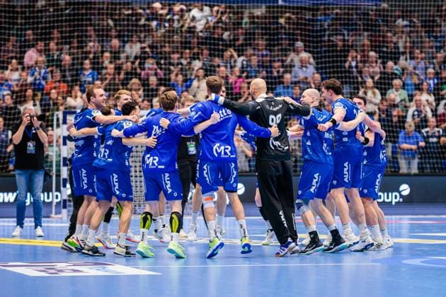 The team of TBV Lemgo Lippe cheers after 30 27 victory GER, TBV Lemgo Lippe vs VfL Gummersbach, Handball, DHB Pokal, Matchday 3, Season 2025 2026, 05 11 2025 GER, TBV Lemgo Lippe vs VfL Gummersbach, Handball, DHB Pokal, Matchday 3, Season 2025 2026, 05 11 2025 Lemgo Copyright: xEibner-Pressefoto JanxRollingerx EP_JSK