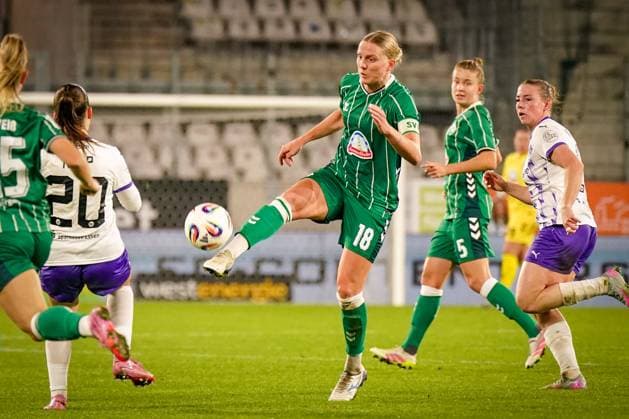 Germany Women Soccer Google Pixel Women Bundesliga 2025 26, 9 Matchday SGS Essen vs SV Werder Bremen Stadion an der Hafenstraße Lina Hausicke SV Werder Bremen, 18 Essen North Rhine-Westphalia Germany Copyright: xJOERANxSTEINSIEKx