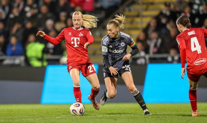 DEU, Frankfurt, Eintracht Frankfurt vs FC Köln, Google Pixel Frauen Bundesliga, DFB, Saison 2526, Stadion am Bretanobad, 9 Spieltag im Bild f l n r Anna Gerhardt FC Köln 21 , Laura Freigang Eintracht Frankfurt 10 , Zweikampf DFB DFL REGULATIONS PROHIBIT ANY USE OF PHOTOGRAPHS AS IMAGE SEQUENCES AND OR QUASI VIDEO, 05 11 2025 Copyright: HMBxMedia HendrikxHamelau