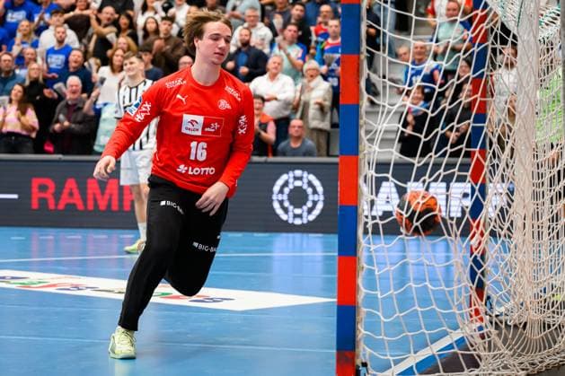 Balingen DHB Cup Round of 16 HBW Balingen THW Kiel Goalkeeper Markus Hanns Kiel Balingen Baden Württemberg Germany