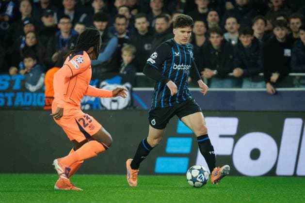 Club s Christos Tzolis and Barcelona s Jules Kounde fight for the ball during a game between Belgian Club Brugge KV and Spanish FC Barcelona, Barca on Wednesday 05 November 2025 in Brugge, on day four of the League phase of the UEFA Champions League tournament. KURTxDESPLENTER  x139321550x