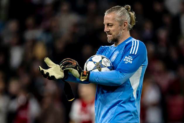 AFC Ajax Amsterdam goalkeeper Remko Pasveer, during the match FOOTBALL - CHAMPIONS LEAGUE - AJAX vs GALATASARAY at the Johan Cruijff ArenA for the Champions League - League phase - Matchday 4 season 2025-2026 in AMSTERDAM, Netherlands on 5 November 2025, (photo by Stefan Koop EYE4images DeFodi Images) AFC Ajax Amsterdam goalkeeper Remko Pasveer, during the match FOOTBALL CHAMPIONS LEAGUE AJAX vs GALATASARAY at the Johan Cruijff ArenA for the Champions League phase Matchday 4 season 2025 2026 in AMSTERDAM, Netherlands on 5 November 2025, photo by Stefan Koop EYE4images DeFodi Images