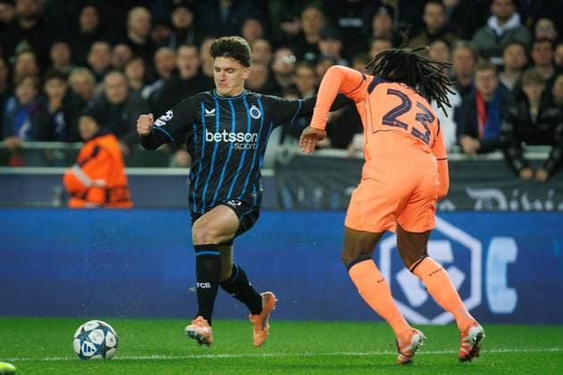 Club s Christos Tzolis and Barcelona s Jules Kounde fight for the ball during a game between Belgian Club Brugge KV and Spanish FC Barcelona, Barca on Wednesday 05 November 2025 in Brugge, on day four of the League phase of the UEFA Champions League tournament. KURTxDESPLENTER  x139321584x