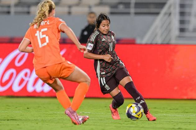 11 Solis J. (Forward) of Mexico U-17 is in action during the FIFA U-17 Women s World Cup Morocco 2025 Semifinal match between Netherlands and Mexico in Rabat, Morocco, on November 5, 2025, at the Olympic Stadium  Copyright: xAndreaxAmato IPAxSportx xipa-agency.netx xx IPA_67574714 IPA_Agency_IPA67574714