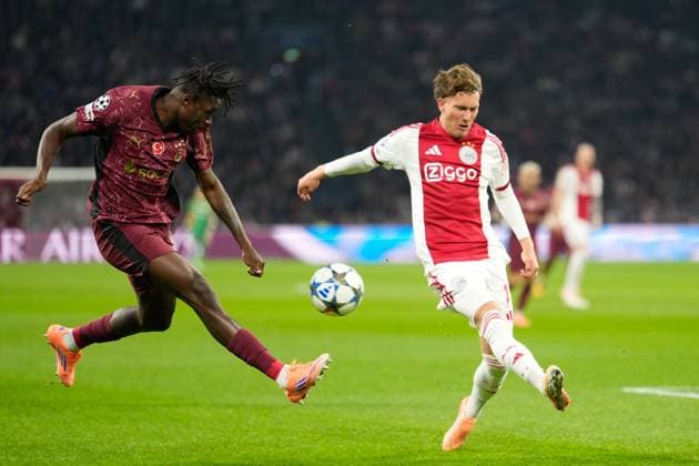 AMSTERDAM , 05-11-2025 , JohanCruyff Arena , season 2025 2026 , UEFA Champions League Football , match between Ajax and Galatasaray. Picture shows Galatasaray player Wilfried Singo Ajax - Galatasaray  x31876552x Copyright: