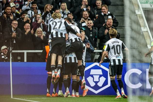 UEFA Champions League Matchday 4 of 8 Newcastle United v Athletic Club Dan Burn of Newcastle United celebrates his goal to make it 1-0 during the UEFA Champions League Matchday 4 of 8 Newcastle United vs Athletic Club at St. James s Park, Newcastle, United Kingdom, 5th November 2025 (Photo by Alfie Cosgrove News Images) Newcastle St. James s Park Tyne and Wear United Kingdom Copyright: xAlfiexCosgrove NewsxImagesx