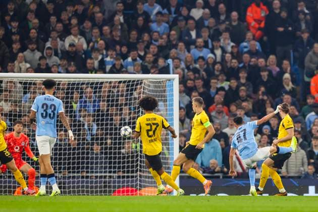 Manchester City v Borussia Dortmund, UEFA Champions League Manchester City midfielder Phil Foden (47) shoots at goal during the Manchester City v Borussia Dortmund UEFA Champions League Round 1 League Stage match at the Etihad Stadium, Manchester, England on 5 November 2025 Credit: Phil Duncan Every Second Media Editorial use only. All images are copyright Every Second Media Limited. No images may be reproduced without prior permission. Copyright: xIMAGO EveryxSecondxMediax ESM-1655-0022 PhilxDuncanx xEveryxSecondxMediax