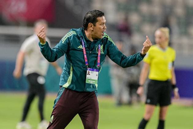 CALCIO - FIFA Mondiali - U17, U 17 Women - Semifinal - Netherlands vs Mexico Miguel Angel GAMERO VILLALOBOS Head coach of Mexico U-17 during the FIFA U-17 Women s World Cup Morocco 2025 Semifinal match between Netherlands and Mexico in Rabat, Morocco, on November 5, 2025, at the Olympic Stadium Morocco Morocco  Copyright: xIPAxSport ABACAx