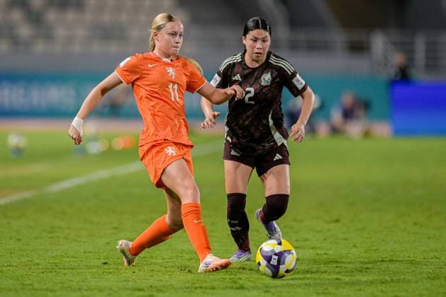 CALCIO - FIFA Mondiali - U17, U 17 Women - Semifinal - Netherlands vs Mexico 11 Derks R. J. E. (Forward) of Netherlands U-17 is in action during the FIFA U-17 Women s World Cup Morocco 2025 Semifinal match between Netherlands and Mexico in Rabat, Morocco, on November 5, 2025, at the Olympic Stadium Morocco Morocco  Copyright: xIPAxSport ABACAx