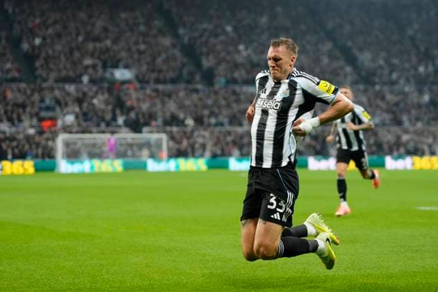 Newcastle United FC v Athletic Club - UEFA Champions League 2025 26 League Phase MD4 Dan Burn centre-back of Newcastle and England celebrates after scoring his sides first goal during the UEFA Champions League 2025 26 League Phase MD4 match between Newcastle United FC and Athletic Club at St James Park on November 5, 2025 in Newcastle upon Tyne, England. Newcastle upon Tyne England United Kingdom  Copyright: xJosexBretonx originalFilename:bretonhernandez-newcastl251105_npSD1.jpg
