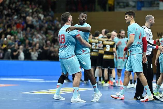 Florian Drosten MT Melsungen , 18 Sadou Ntanzi MT Melsungen , 91 HC Elbflorenz 2006 vs MT Melsungen, DHB Pokal Herren, Spielzeit 2025 2026, 05 11 2025 HC Elbflorenz 2006 vs MT Melsungen, DHB Pokal Herren, Spielzeit 2025 2026, 05 11 2025 Dresden Copyright: xEibner-Pressefoto xHoepnerx EP_PHR