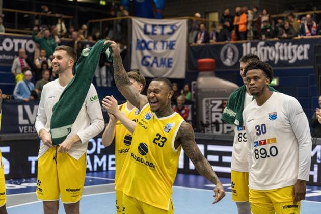 GER, European North Basketball League, ENBL, 2025 2026, Syntainics MBC Valmiera Glass VIA 05 11 2025, Stadthalle, Weißenfels, GER, European North Basketball League, ENBL, 2025 2026, Syntainics MBC Valmiera Glass VIA Charles Callison Syntainics MBC, 23 pleased  Photo Alexander Trienitz Weißenfels Stadthalle Sachsen Anhalt Germany